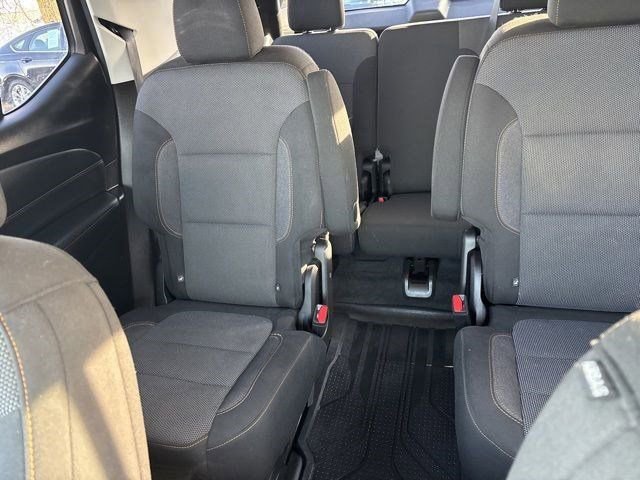 Used 2021 Chevrolet Traverse LT image 31