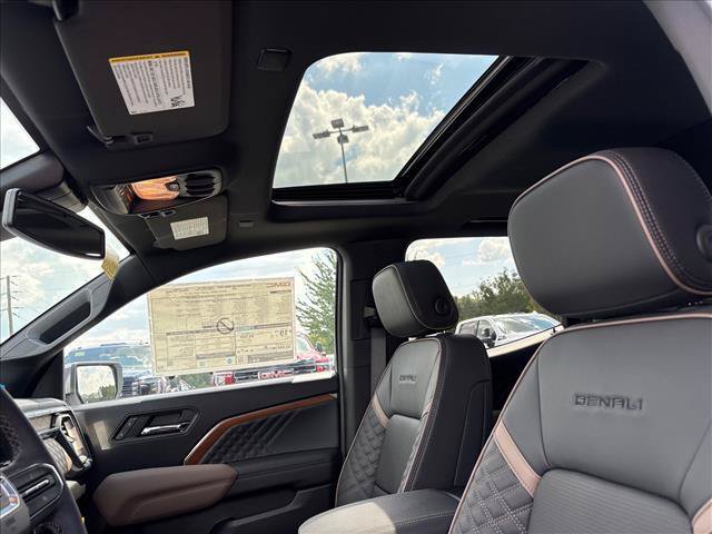 New 2026 GMC Canyon Denali AWD/4WD image 17
