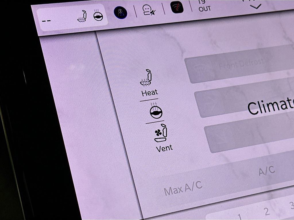 Certified 2024 Jeep Grand Cherokee Overland image 31