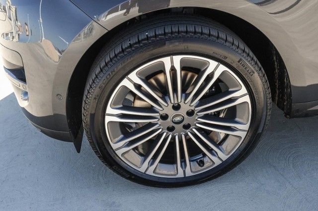 New 2025 Land Rover Range Rover Sport SE image 9