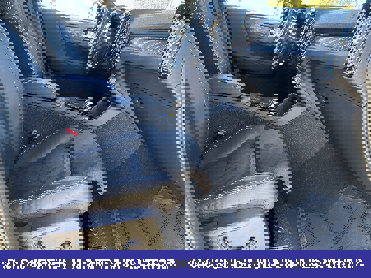 Certified 2022 Volvo XC40 T5 R-Design w/ Advanced Package image 37