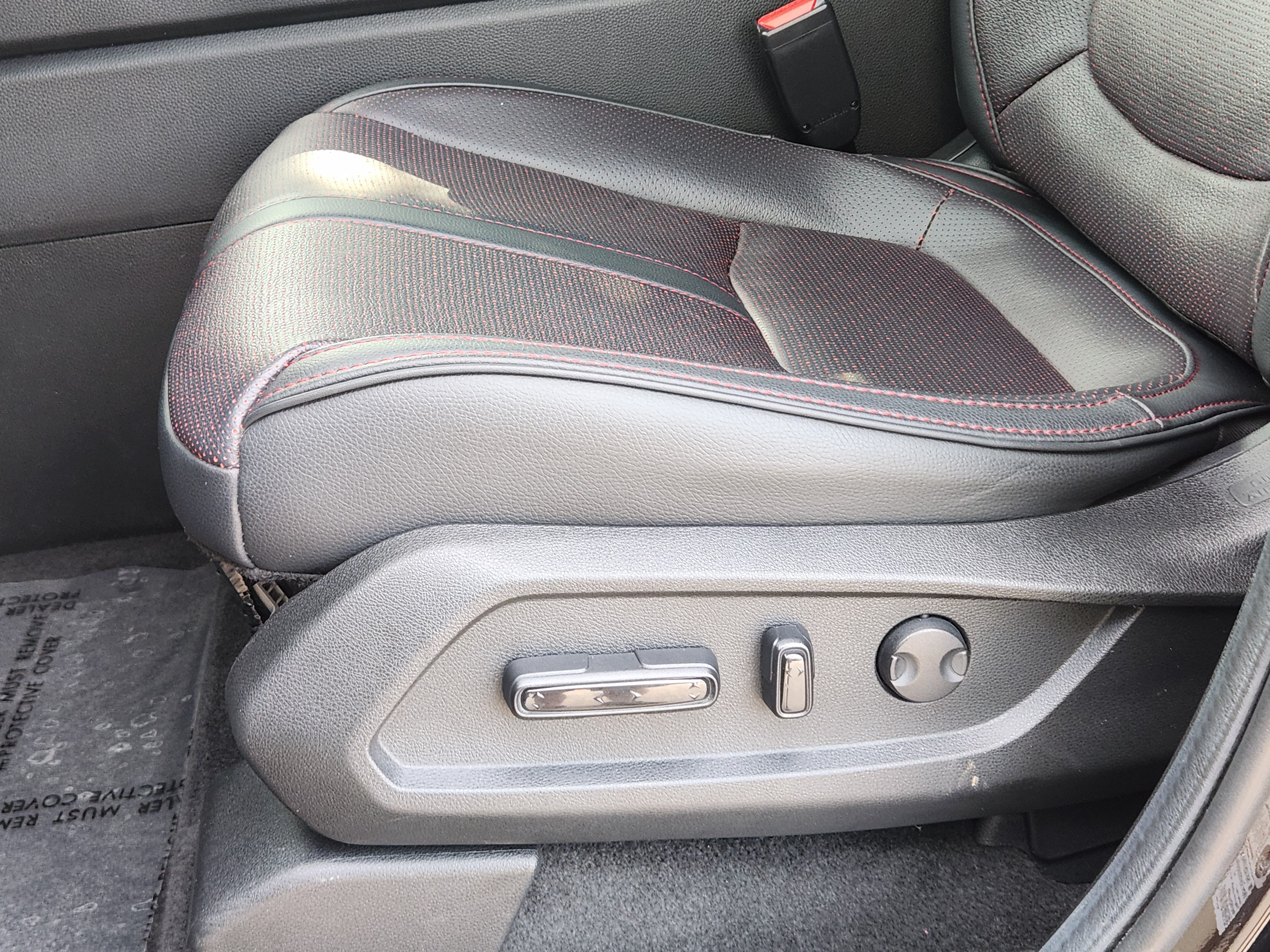 Used 2025 Honda Pilot Black Edition image 21