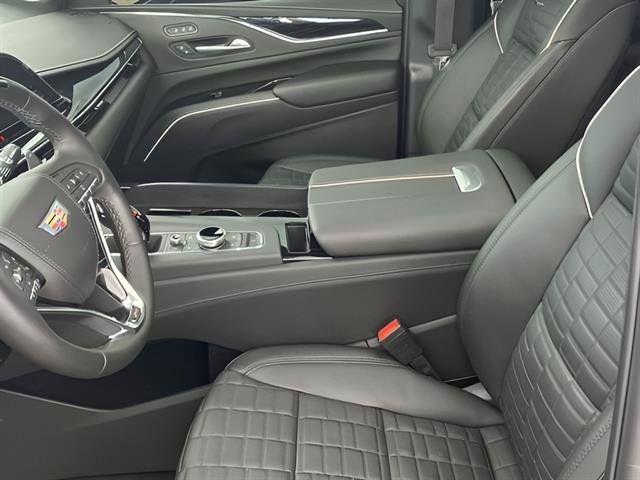 Certified 2024 Cadillac Escalade ESV V w/ Heavy-Duty Trailer Package image 13