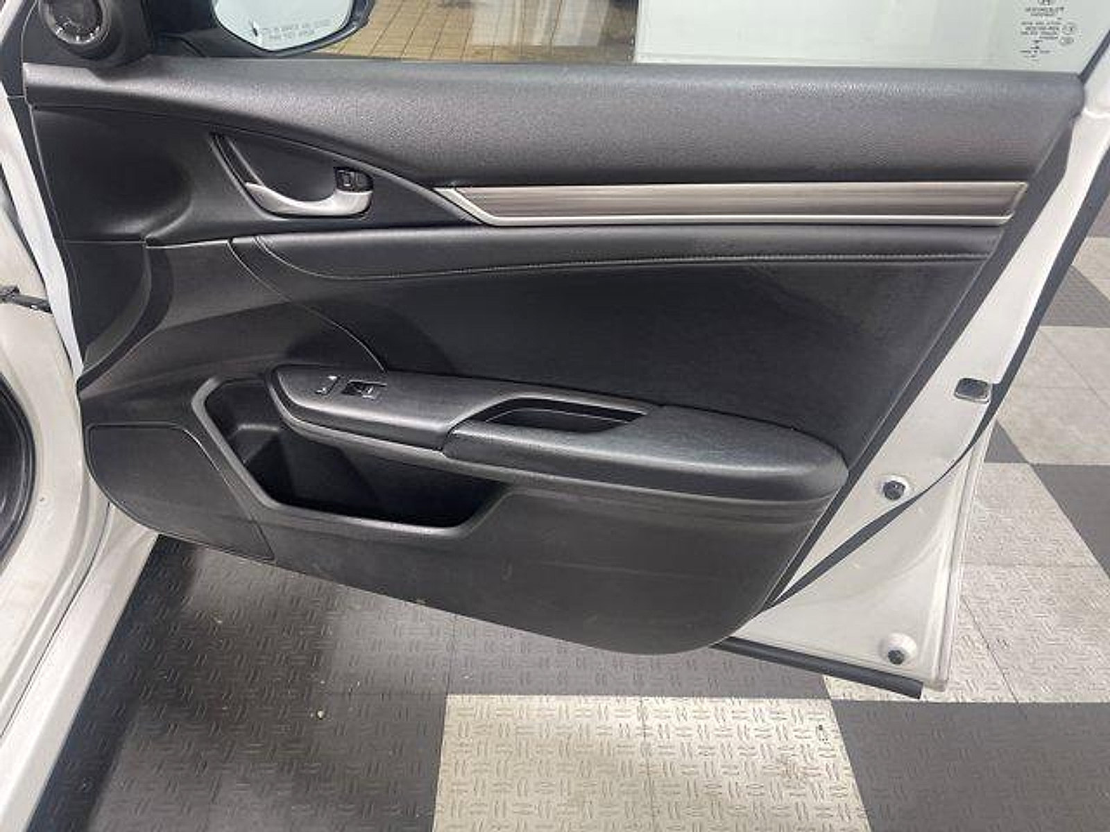 Used 2019 Honda Civic EX-L image 17