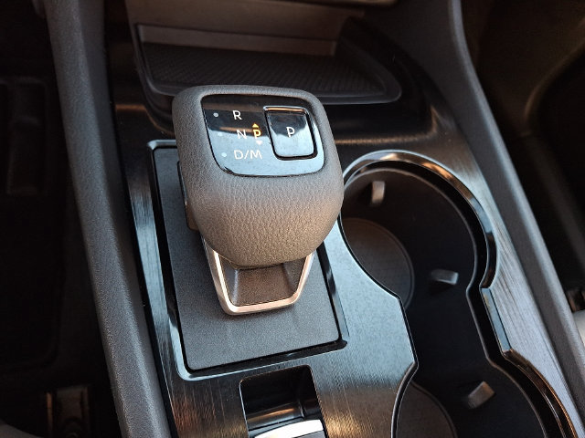 Used 2025 Nissan Rogue SV AWD/4WD image 15