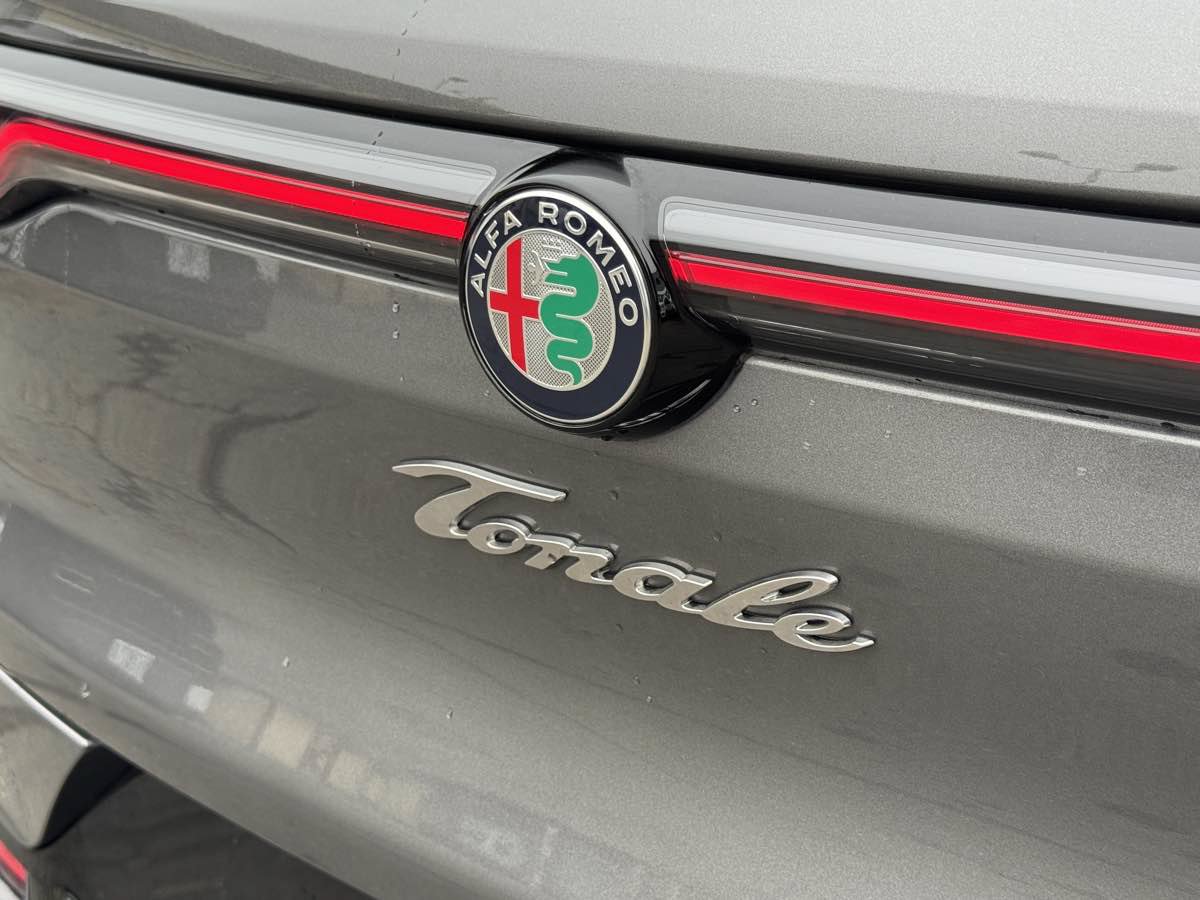 Used 2024 Alfa Romeo Tonale Ti w/ Premium Interior Package AWD/4WD image 15