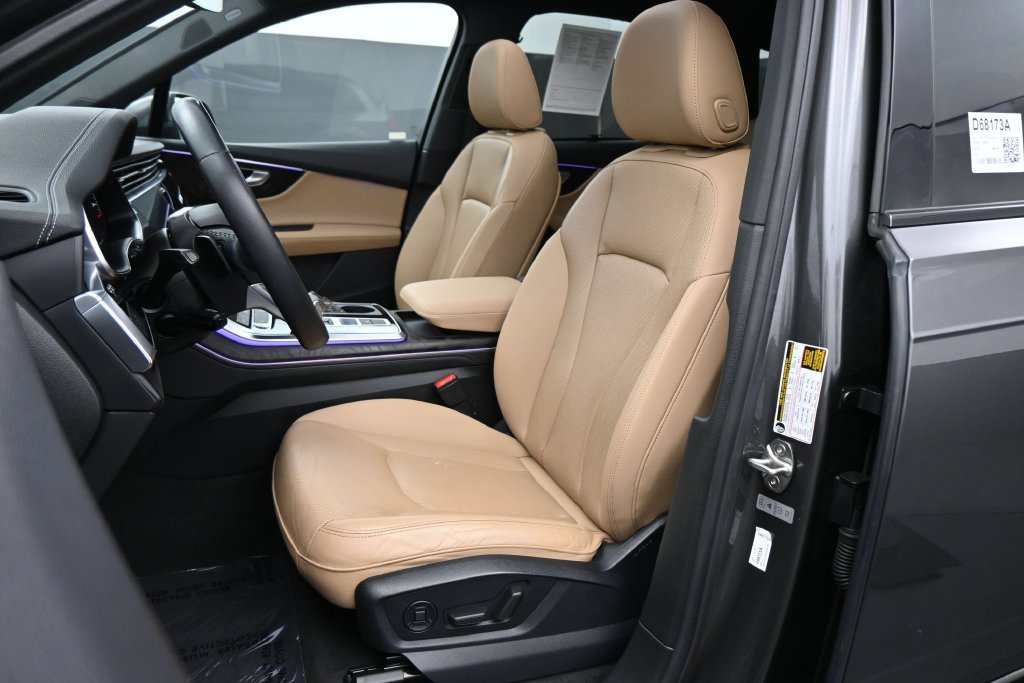 Used 2023 Audi Q7 3.0T Premium Plus AWD/4WD image 16