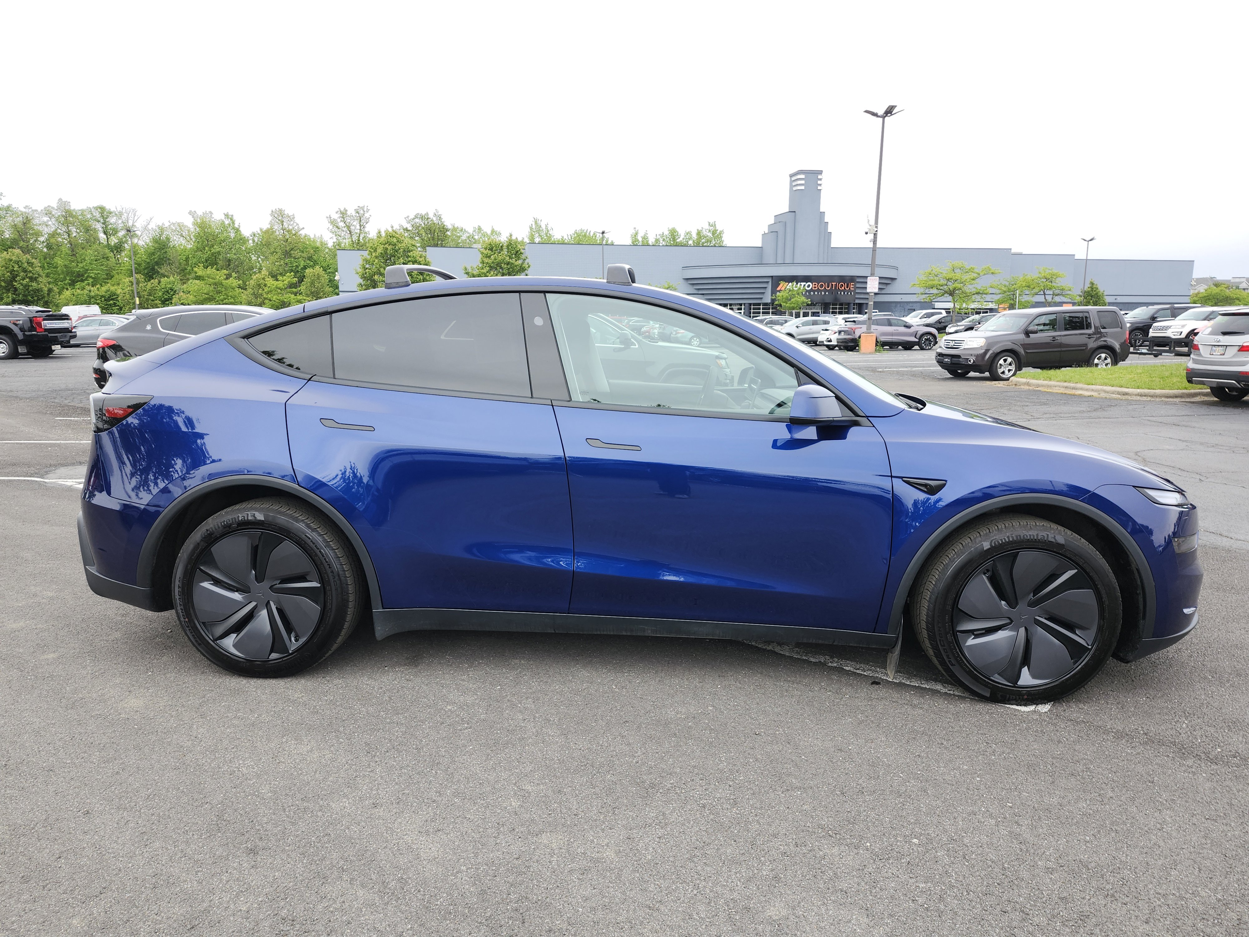 Used 2026 Tesla Model Y 2WD image 17