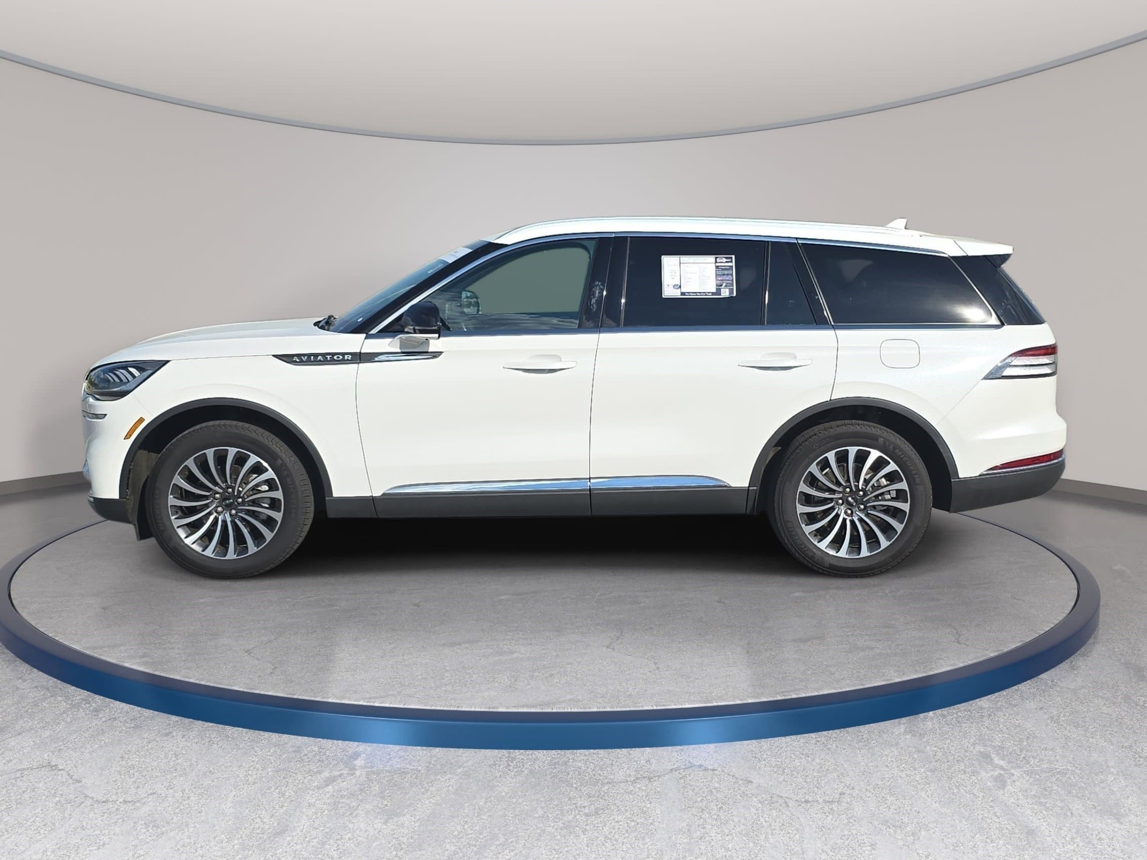 Certified 2023 Lincoln Aviator Reserve w/ Elements Package Plus AWD/4WD image 8