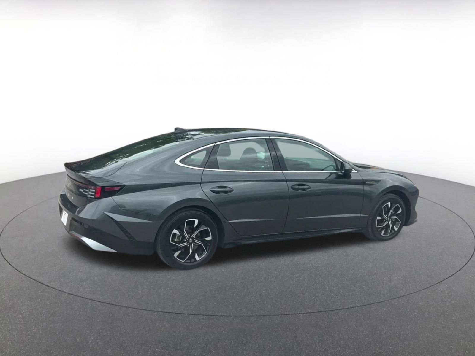 Used 2025 Hyundai Sonata SEL FWD image 14