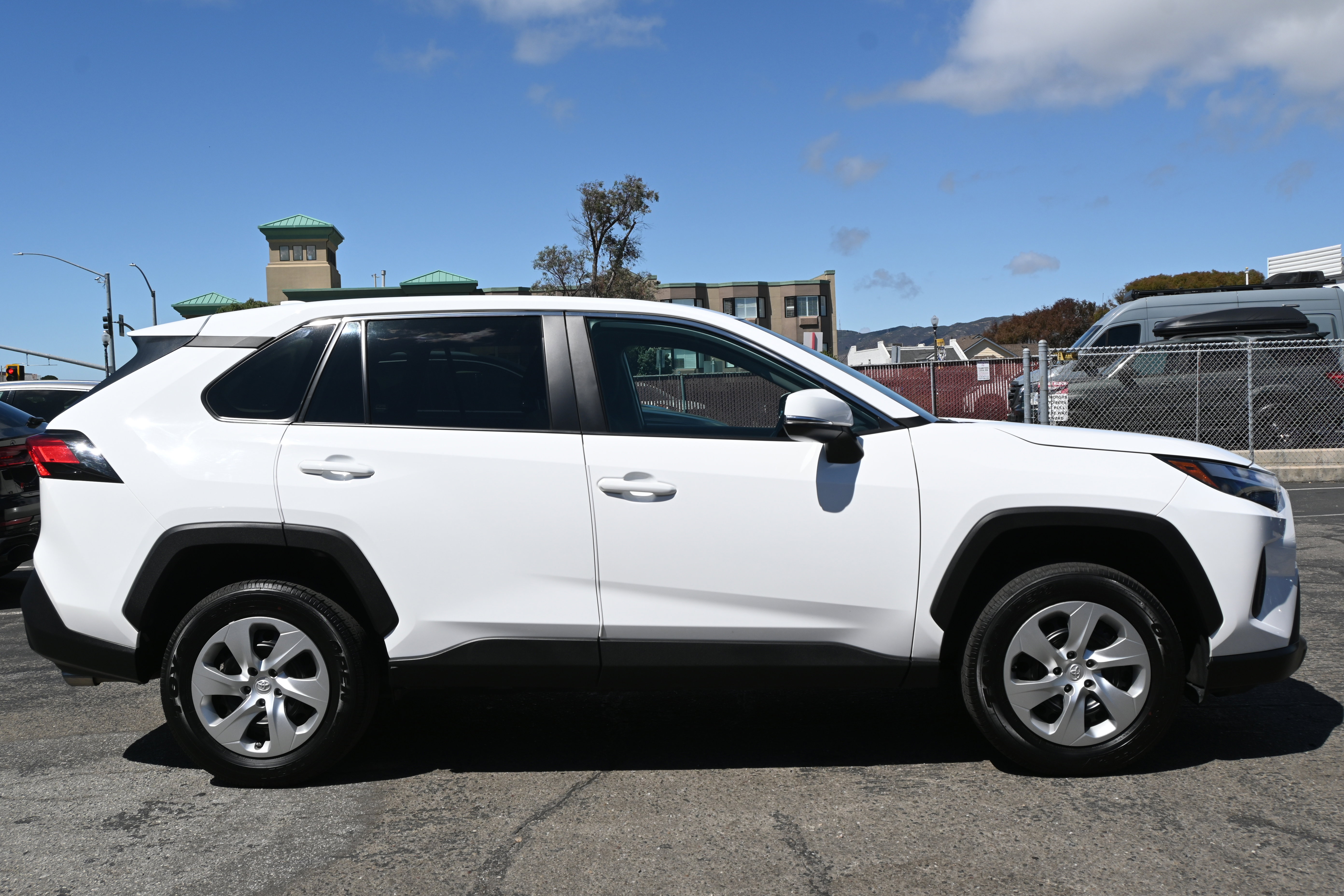 Used 2023 Toyota RAV4 LE image 5