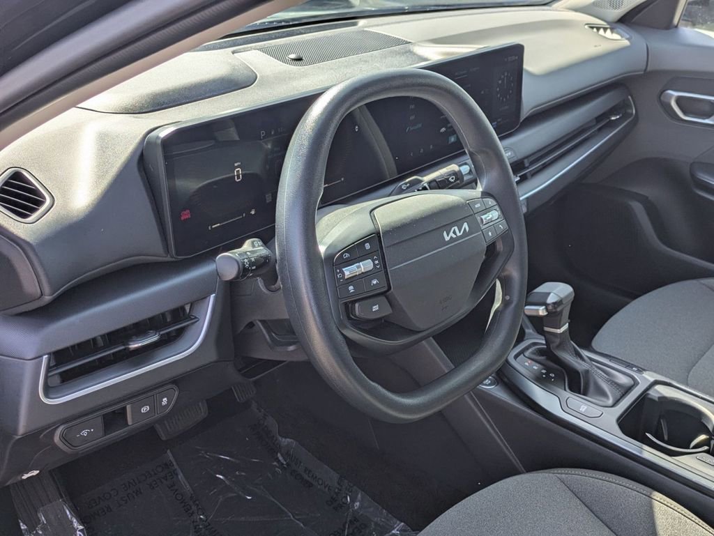 Used 2025 Kia K4 FWD image 13