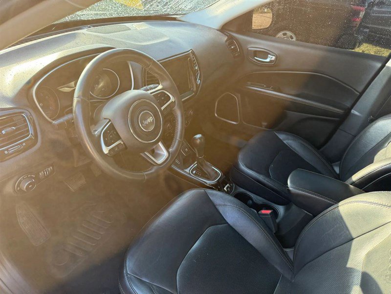 Used 2018 Jeep Compass Limited w/ Safe & Security Group AWD/4WD image 36