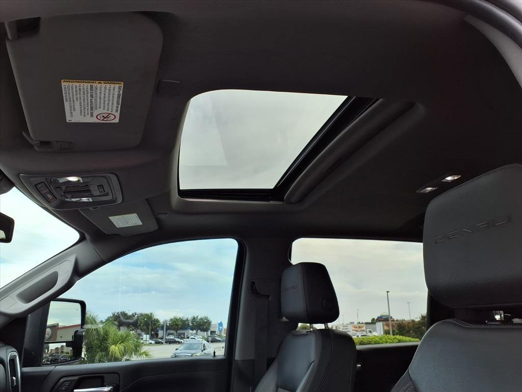 Used 2022 GMC Sierra 3500 Denali image 27