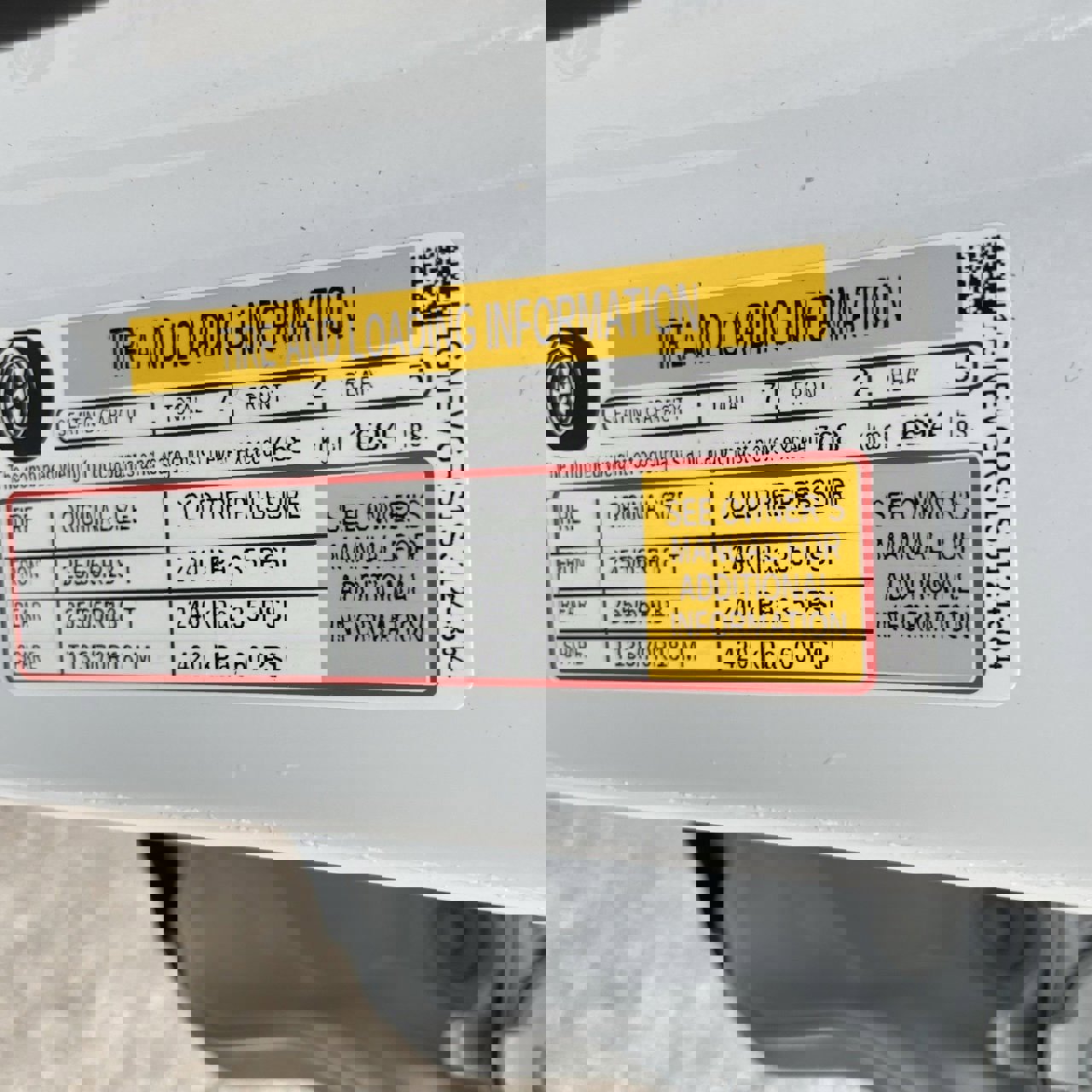 Used 2025 Chevrolet Traverse LT image 28