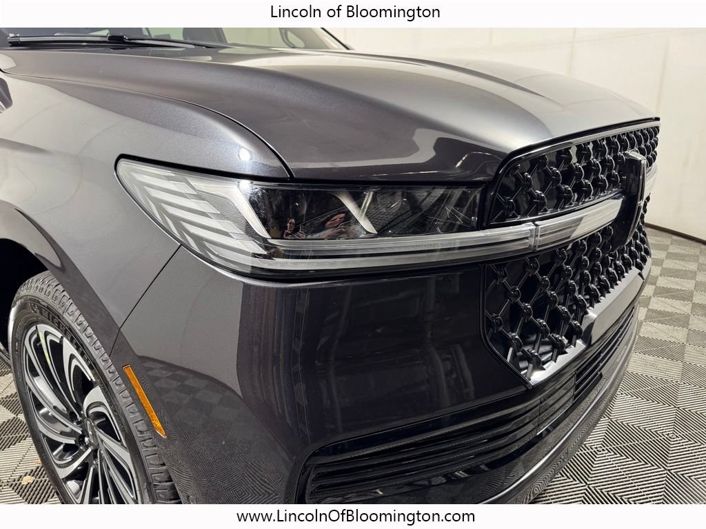 Certified 2025 Lincoln Navigator Black Label AWD/4WD image 13