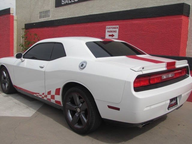 Used 2013 Dodge Challenger SXT RWD image 9