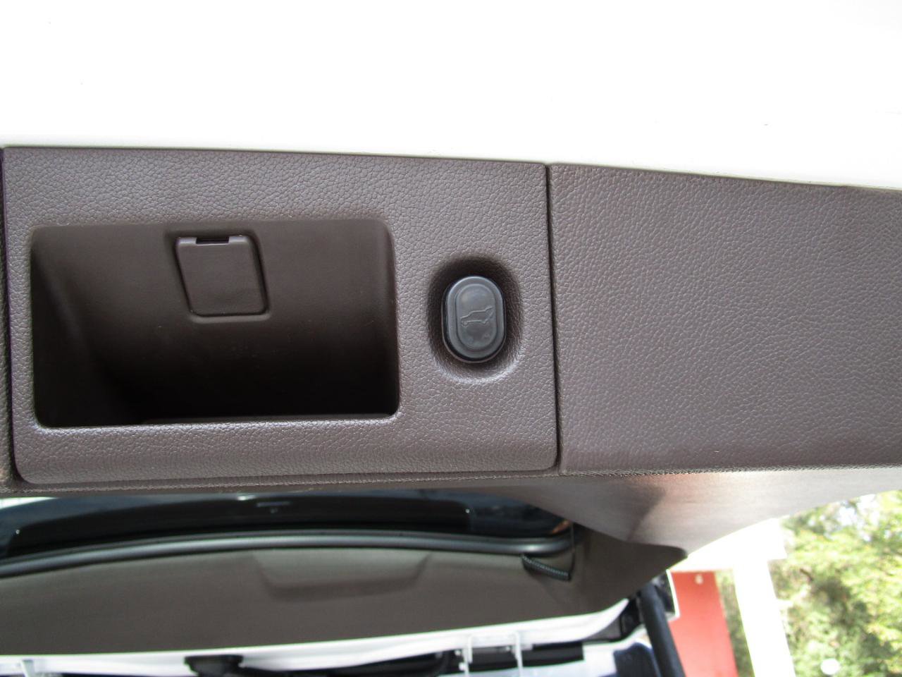 Used 2018 GMC Yukon XL Denali w/ Denali Ultimate Package RWD image 29