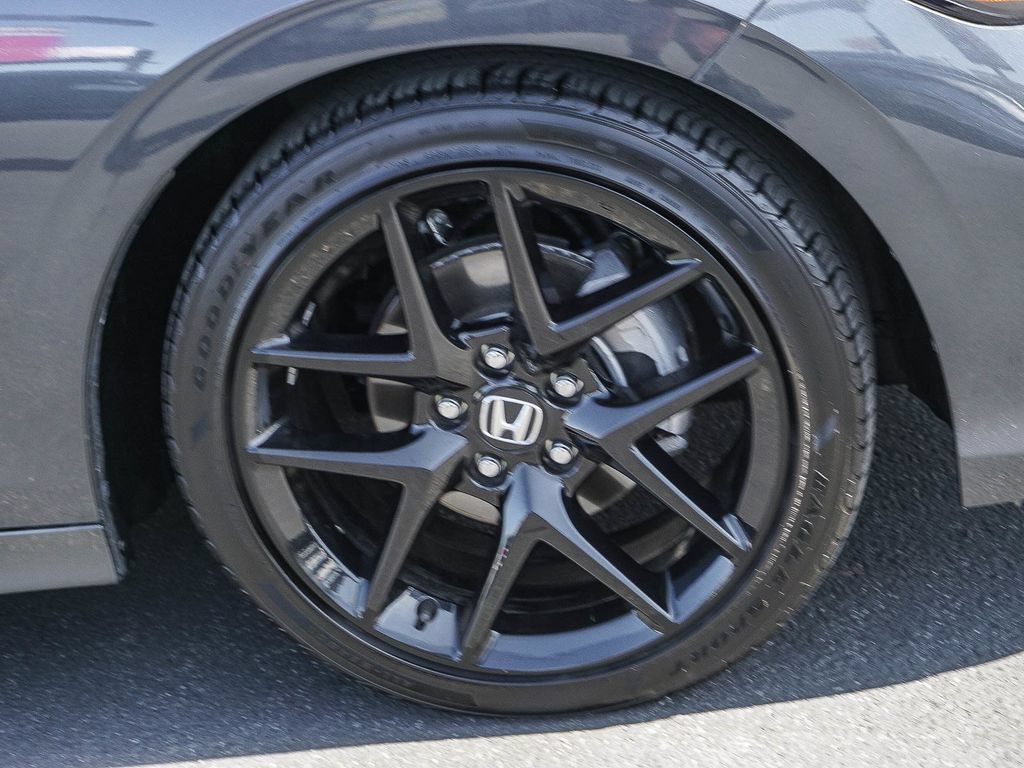 Used 2025 Honda Civic Sport image 9