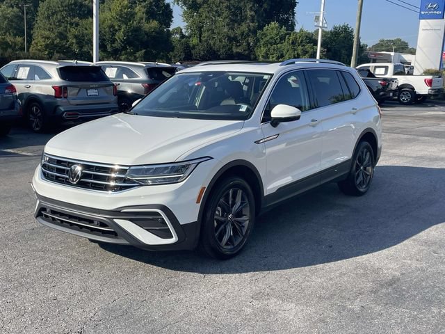 Used 2022 Volkswagen Tiguan SE FWD image 3