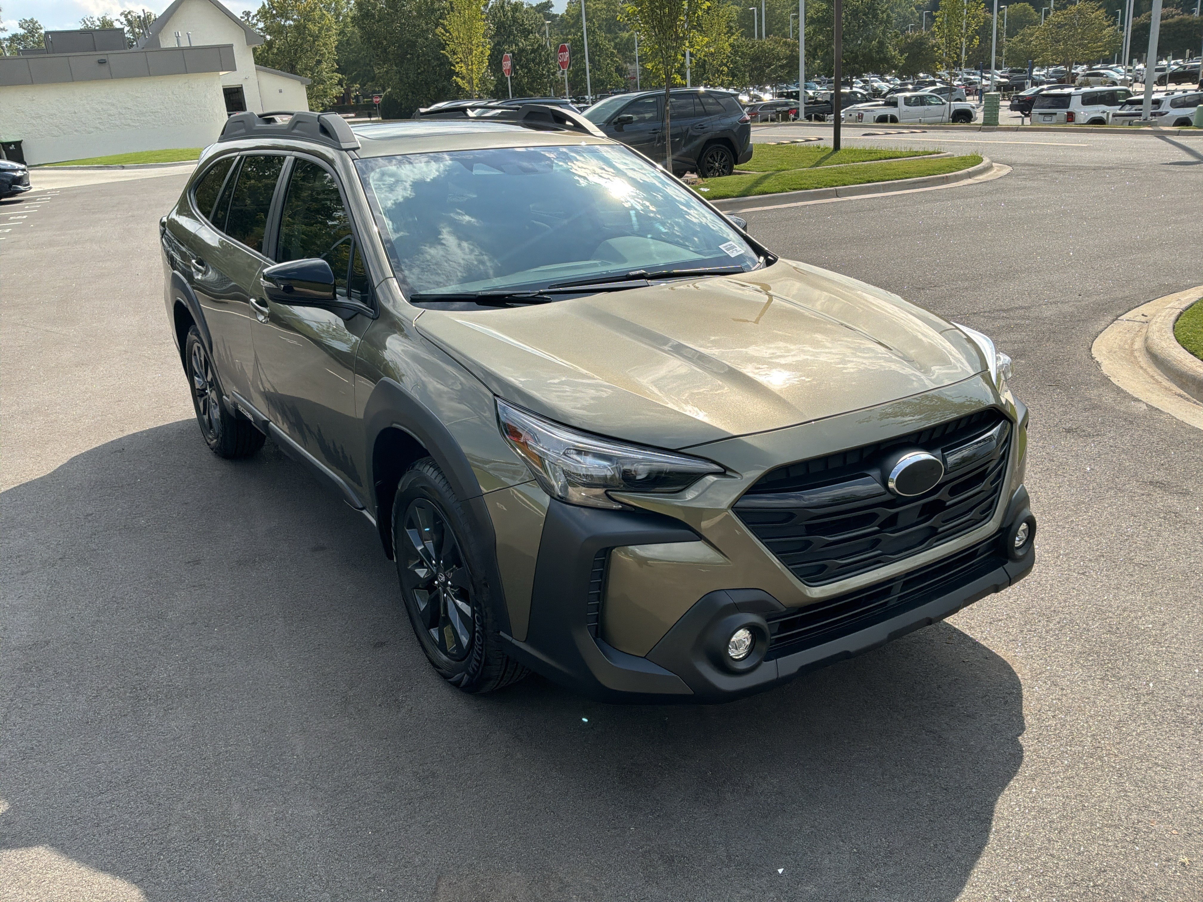Used 2025 Subaru Outback Onyx Edition w/ Popular Package #2 AWD/4WD image 2