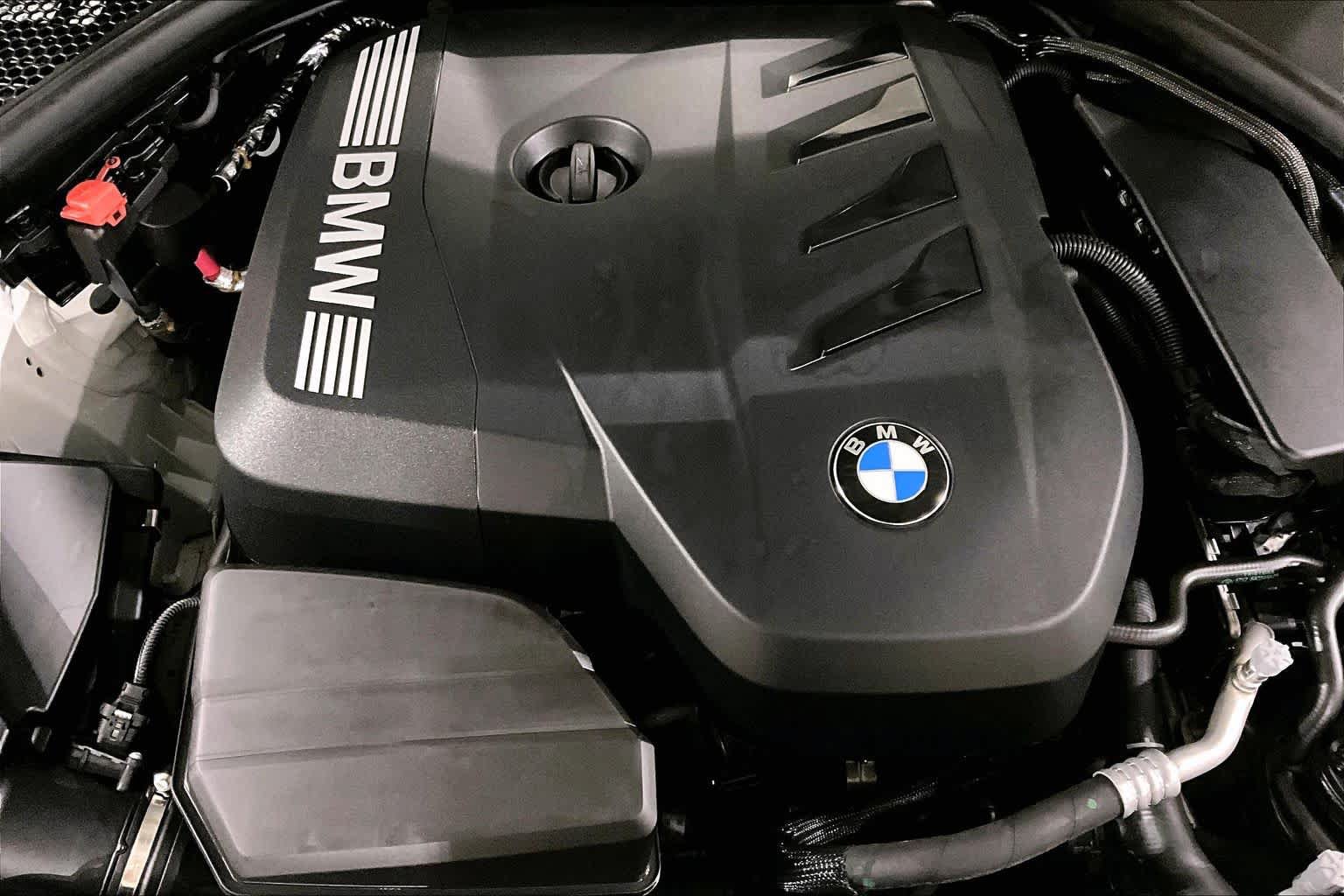 Used 2025 BMW 330i xDrive Sedan w/ Premium Package AWD/4WD image 30