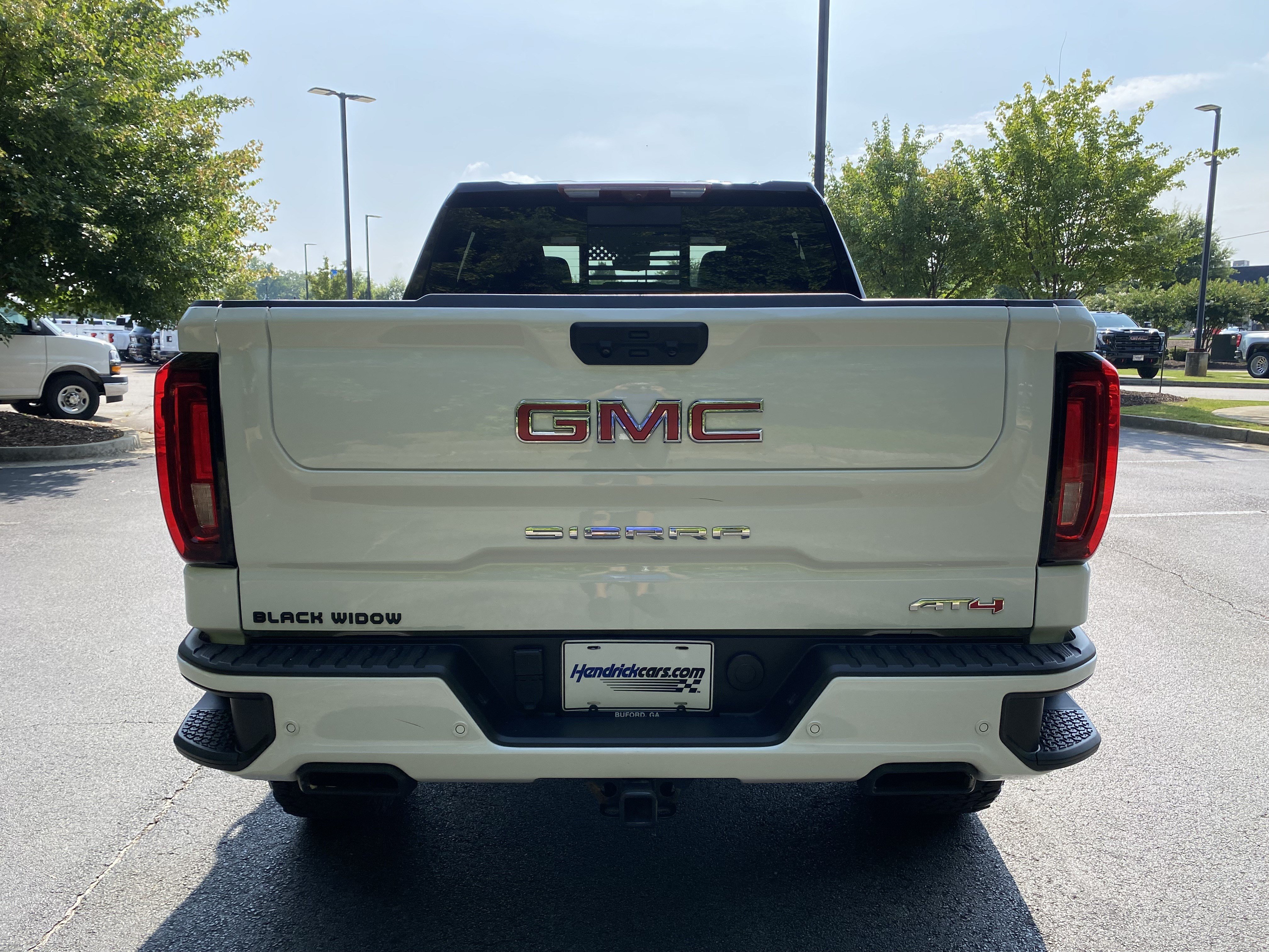 Used 2022 GMC Sierra 1500 AT4 w/ AT4 Premium Package AWD/4WD image 8