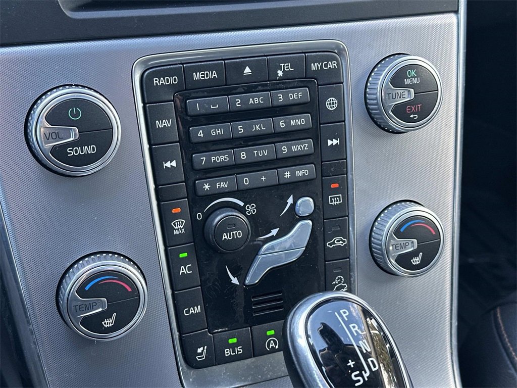 Used 2017 Volvo V60 T5 Cross Country w/ Convenience Package image 33