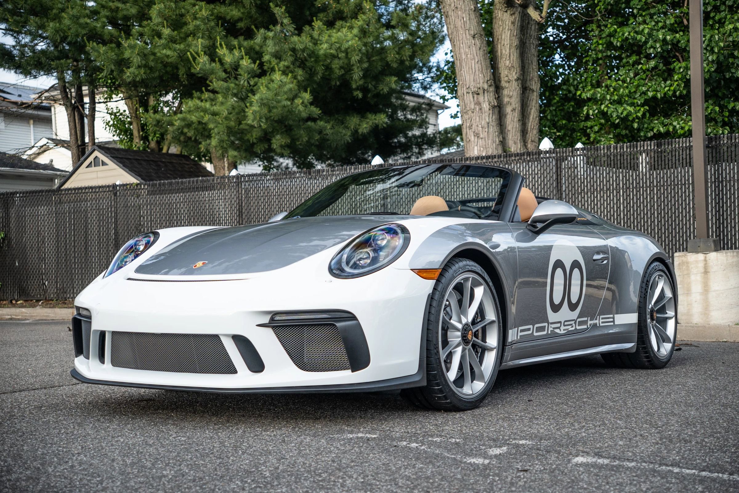 Used 2019 Porsche 911 Speedster RWD image 11