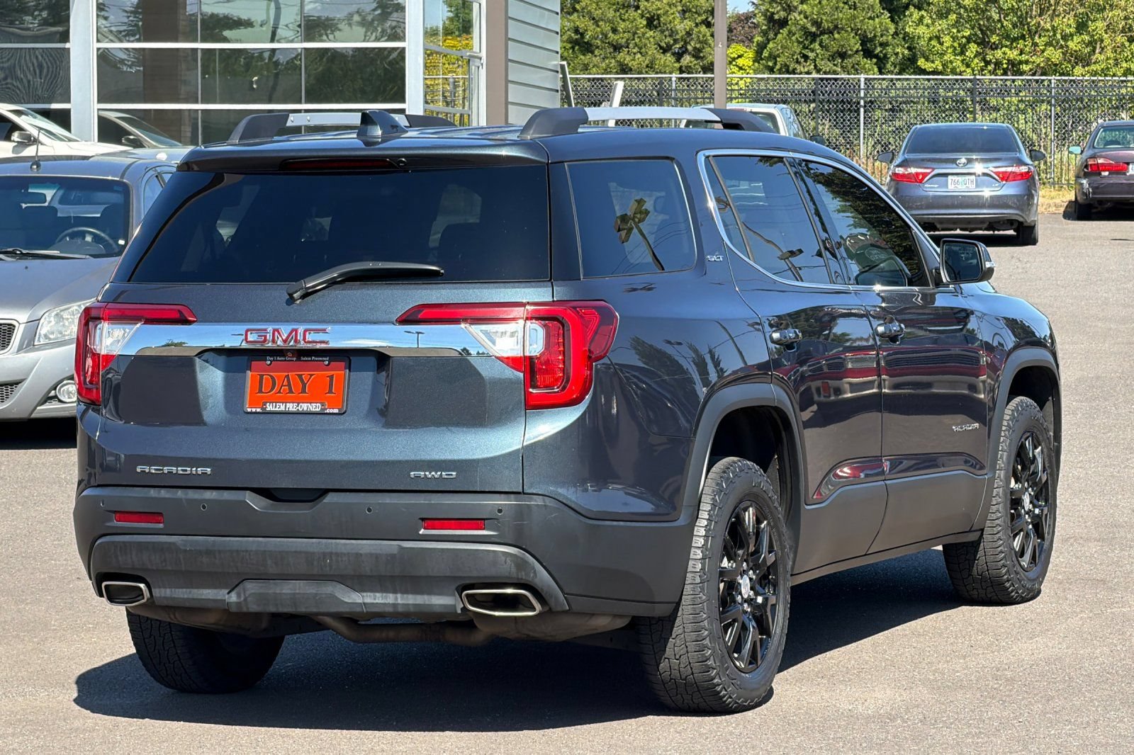 Used 2020 GMC Acadia SLT AWD/4WD image 5