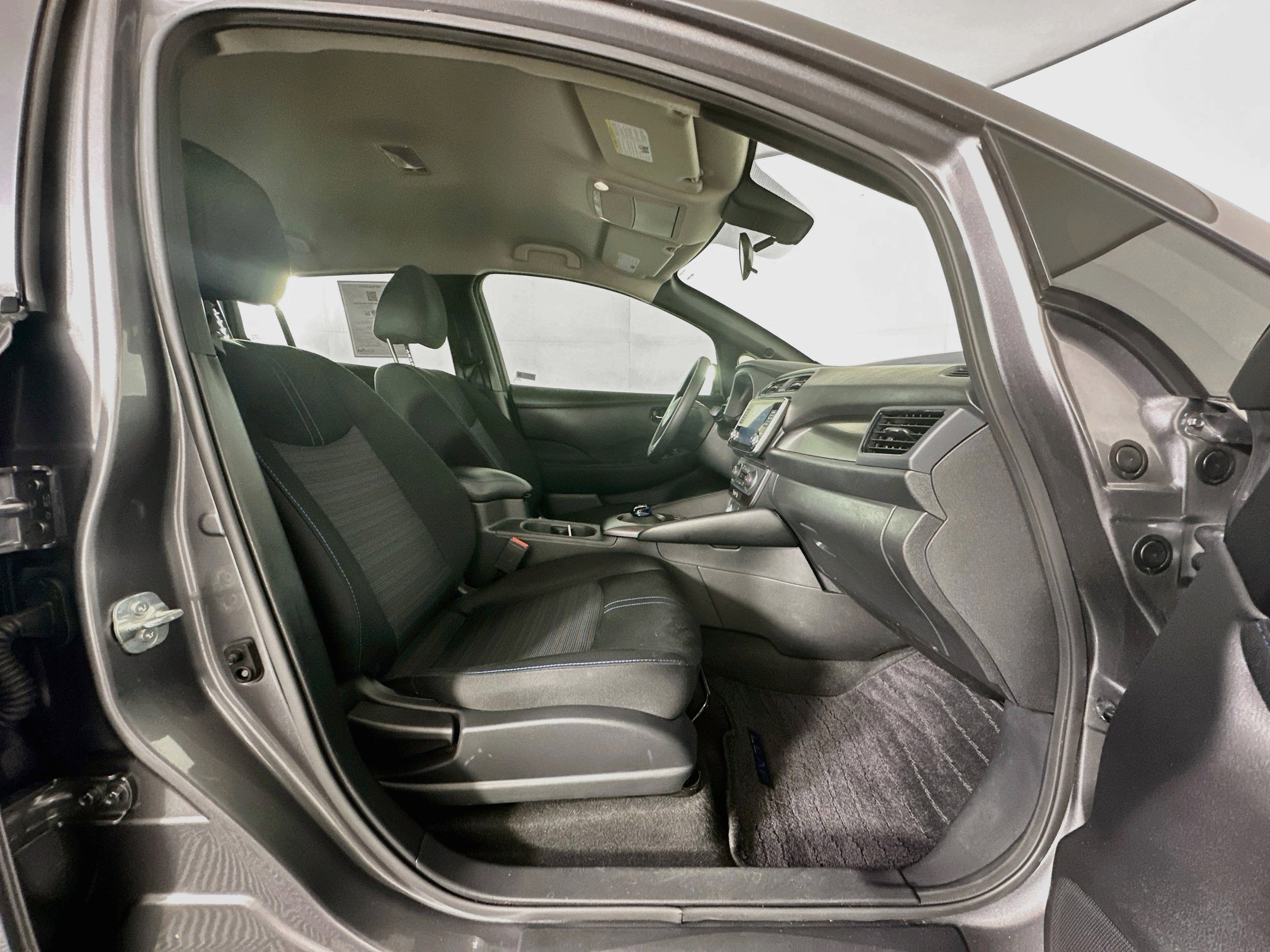 Used 2024 Nissan Leaf S FWD image 30