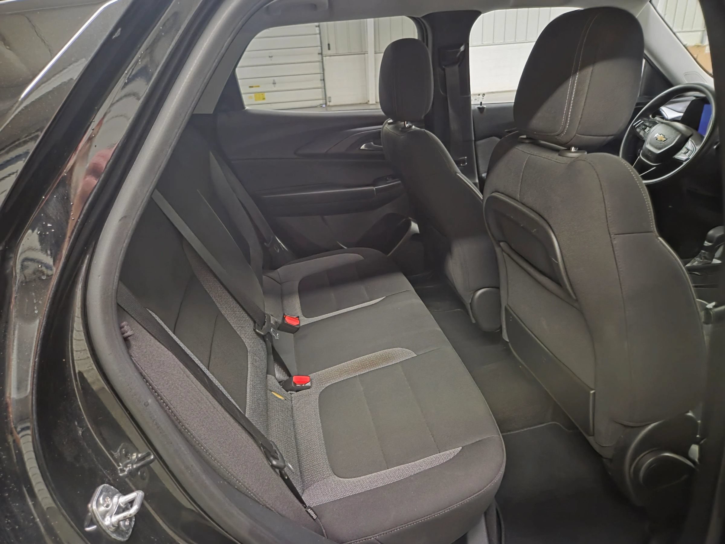 Used 2025 Chevrolet TrailBlazer LT AWD/4WD image 31