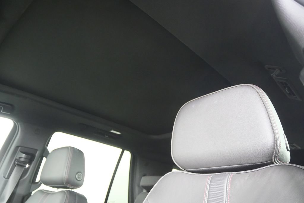 Used 2022 Chevrolet Tahoe RST w/ Luxury Package AWD/4WD image 13