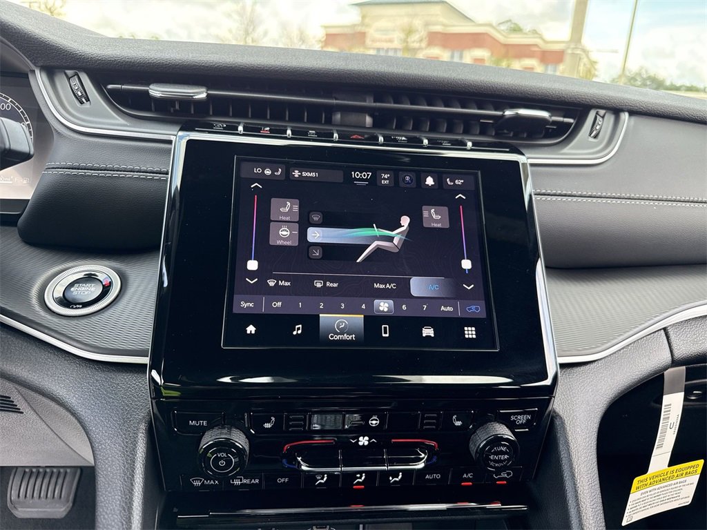 New 2025 Jeep Grand Cherokee Laredo X w/ Luxury Tech Group I image 22