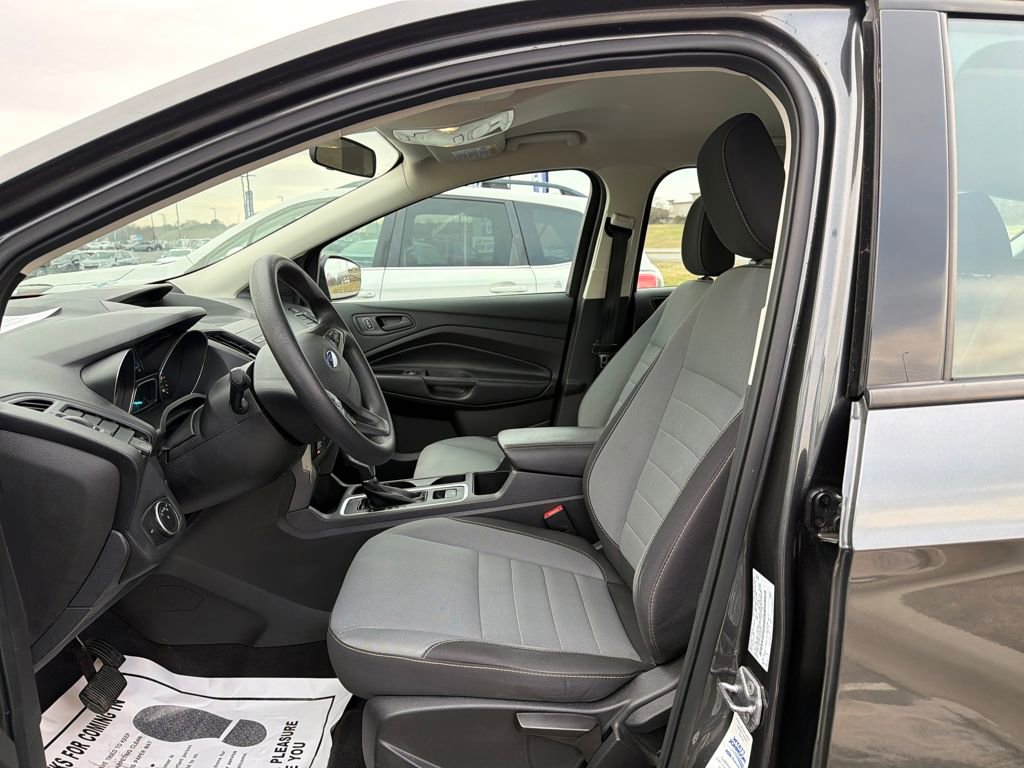 Used 2019 Ford Escape S image 14