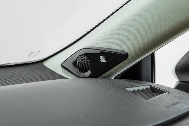 Used 2019 Toyota Avalon XLE w/ Moonroof Package image 28