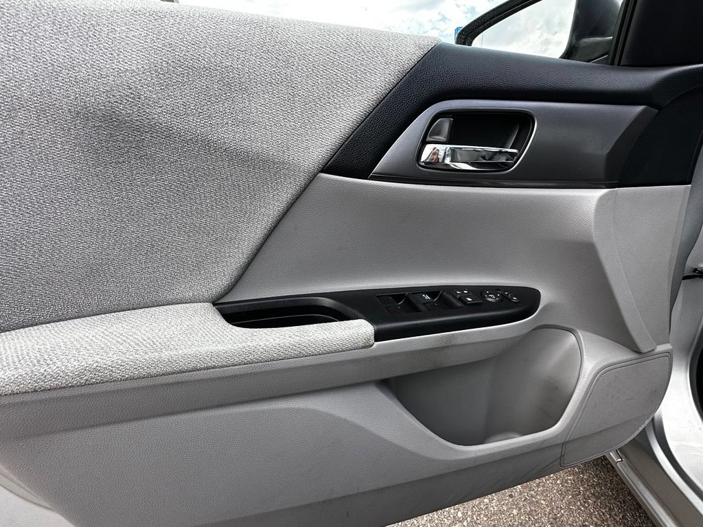 Used 2013 Honda Accord LX image 22