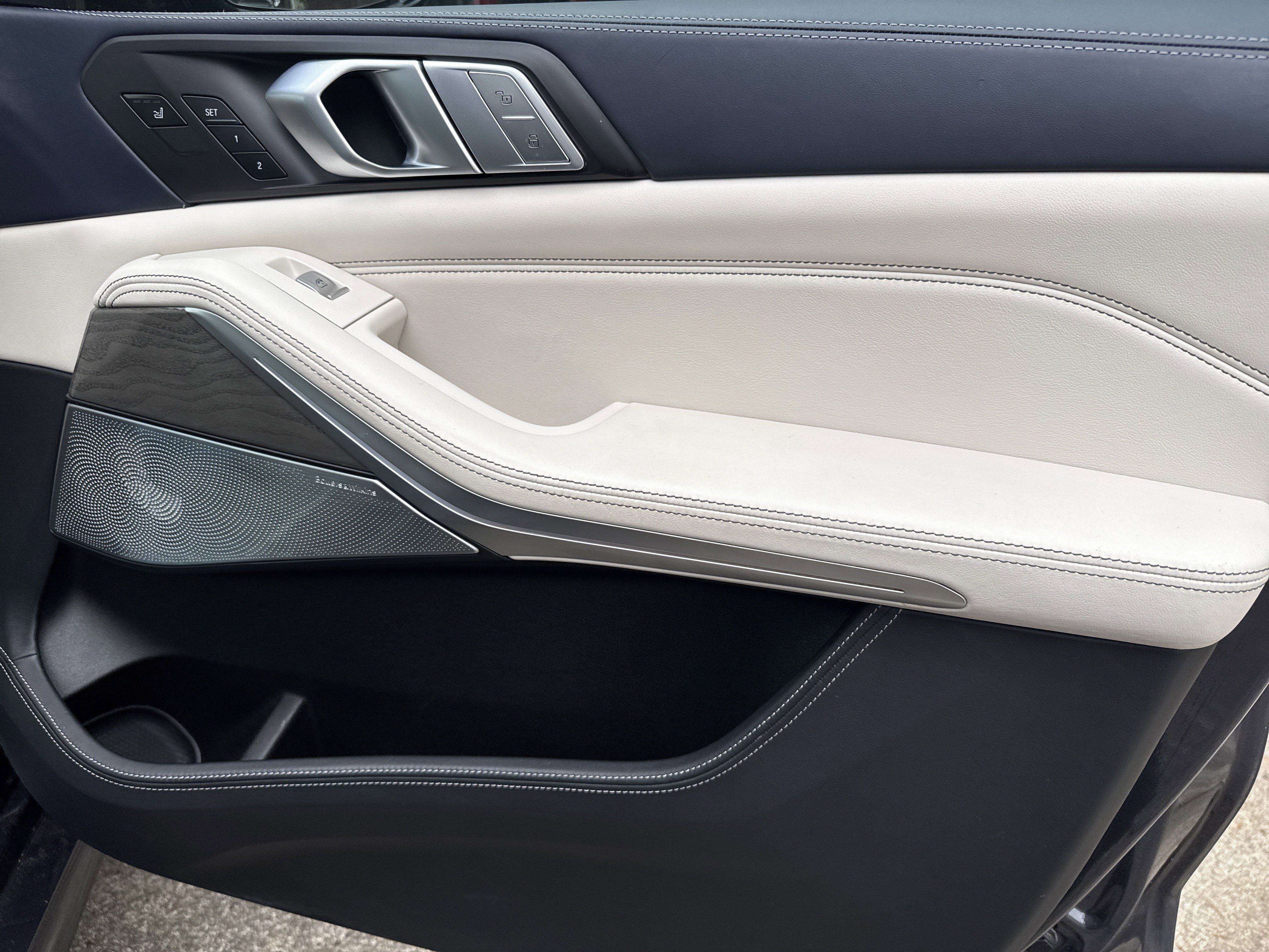 Used 2021 BMW X7 M50i w/ Dynamic Handling Package image 14