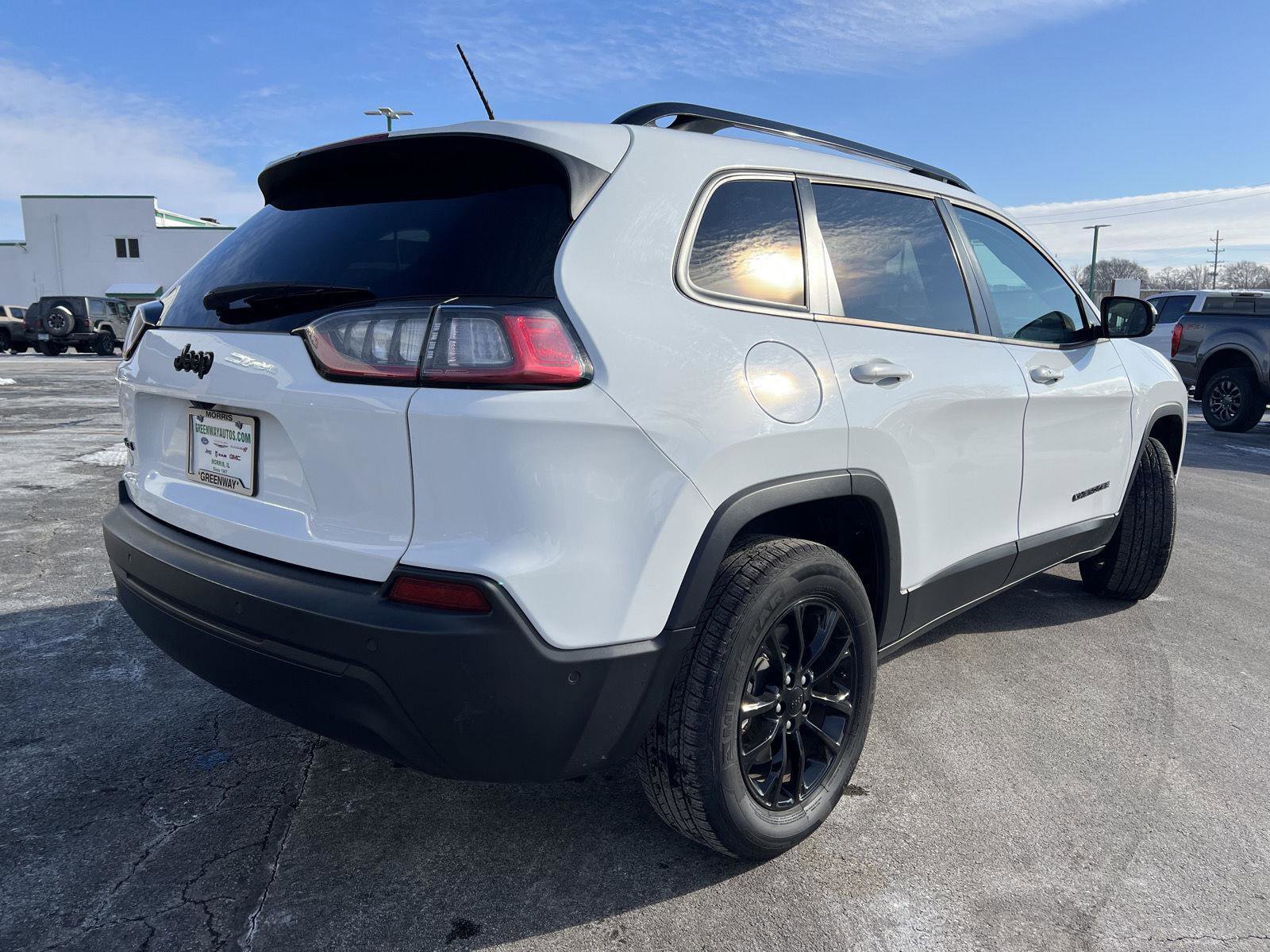 Used 2023 Jeep Cherokee Altitude Lux image 5