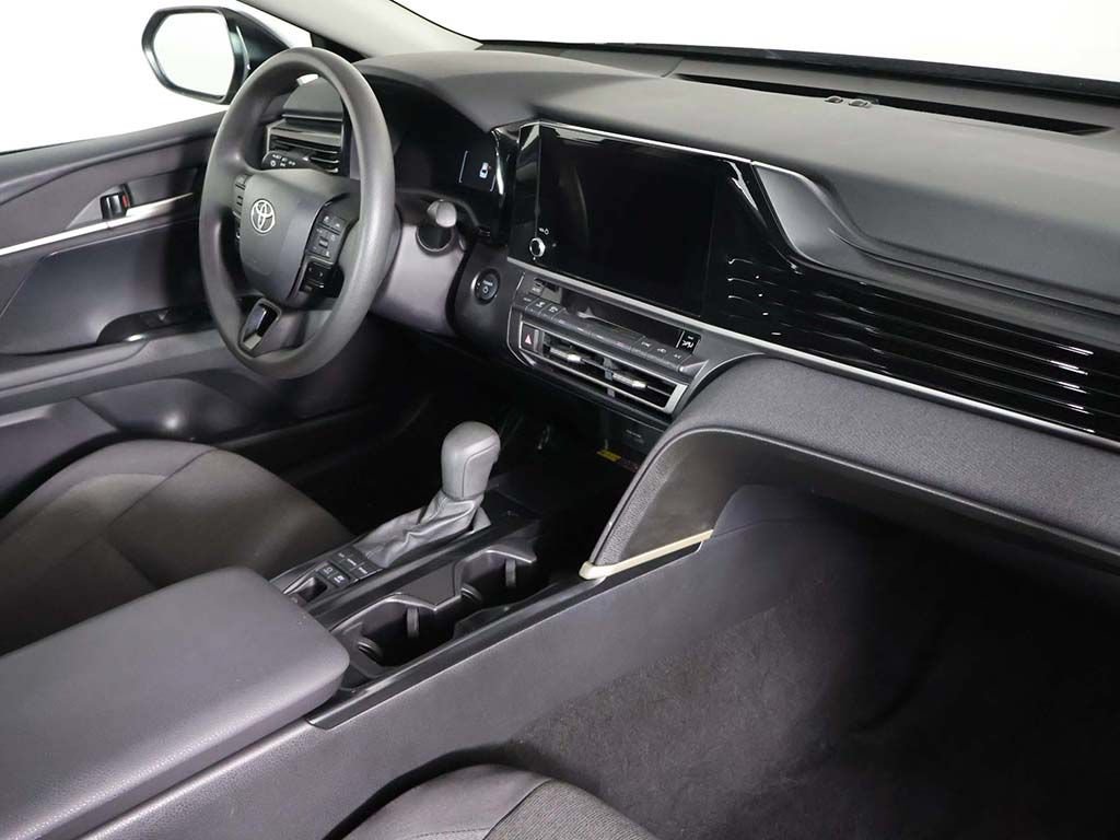 Used 2025 Toyota Camry LE FWD image 25
