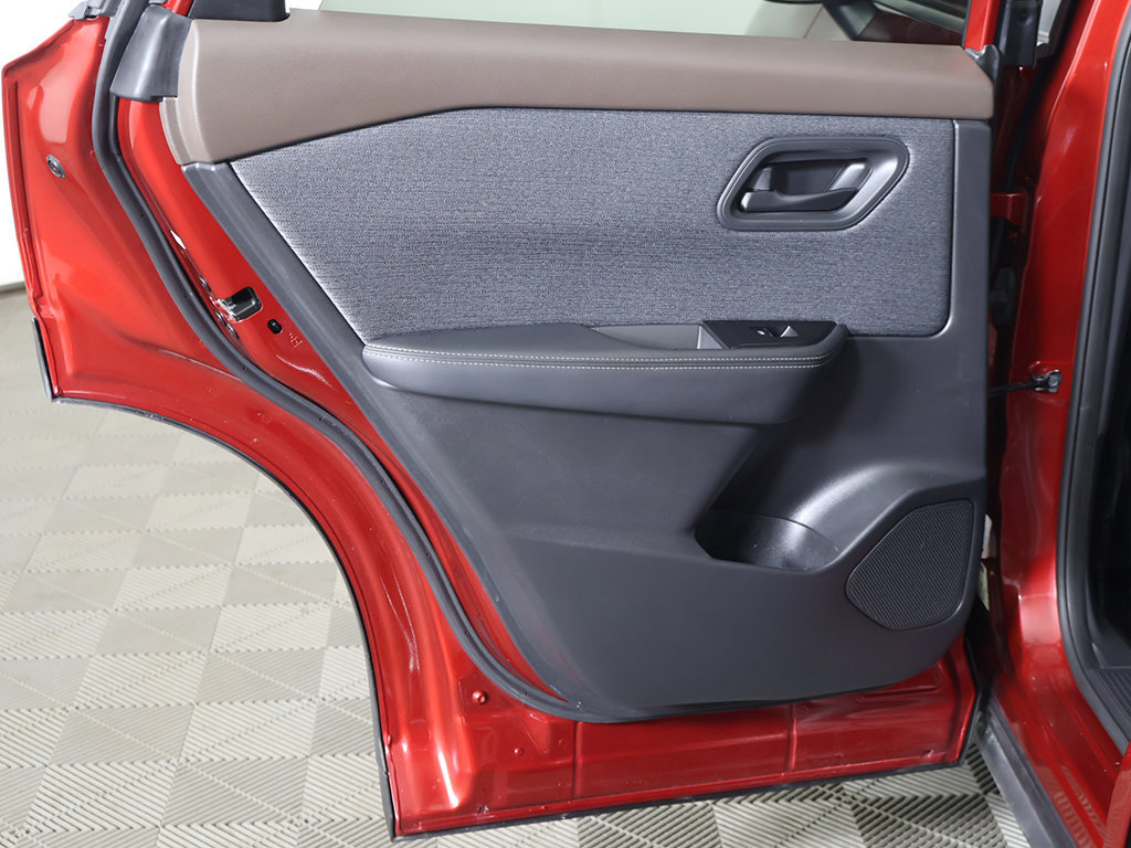 Used 2021 Nissan Rogue S FWD image 23
