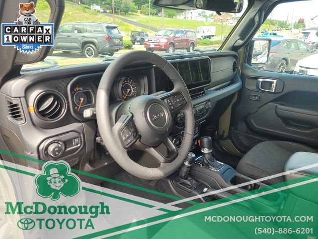 Used 2026 Jeep Gladiator Mojave AWD/4WD image 16