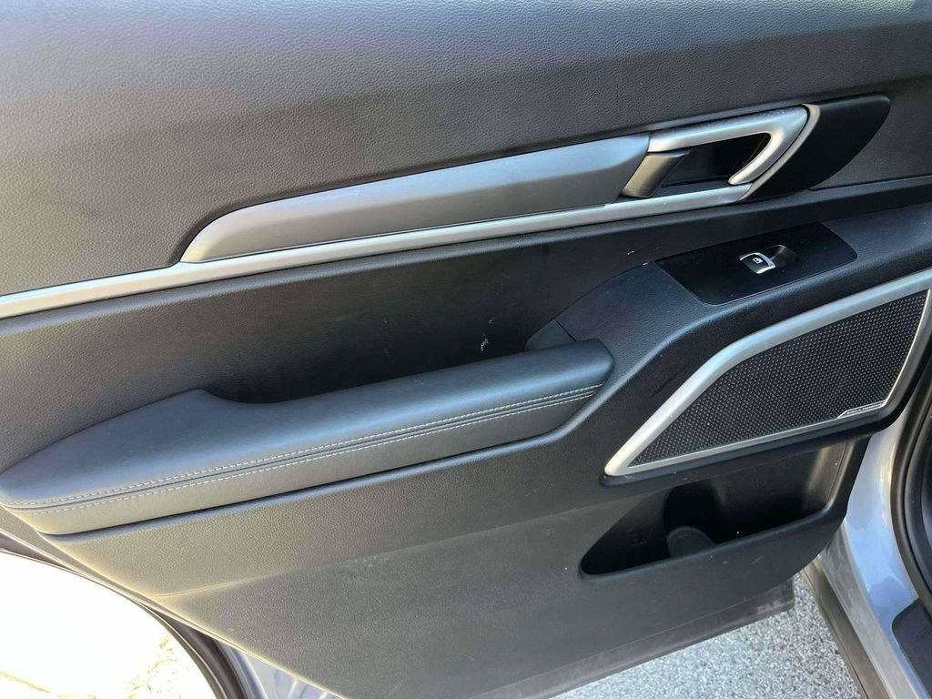 Used 2022 Kia Telluride LX AWD/4WD image 6