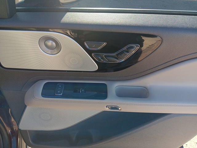 Used 2020 Lincoln Aviator Reserve w/ Equipment Group 202A image 32