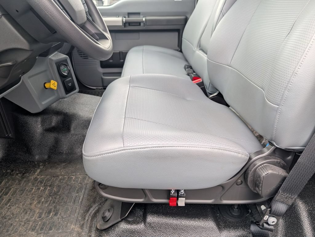New 2025 Ford F750 2WD Regular Cab Super Duty image 30
