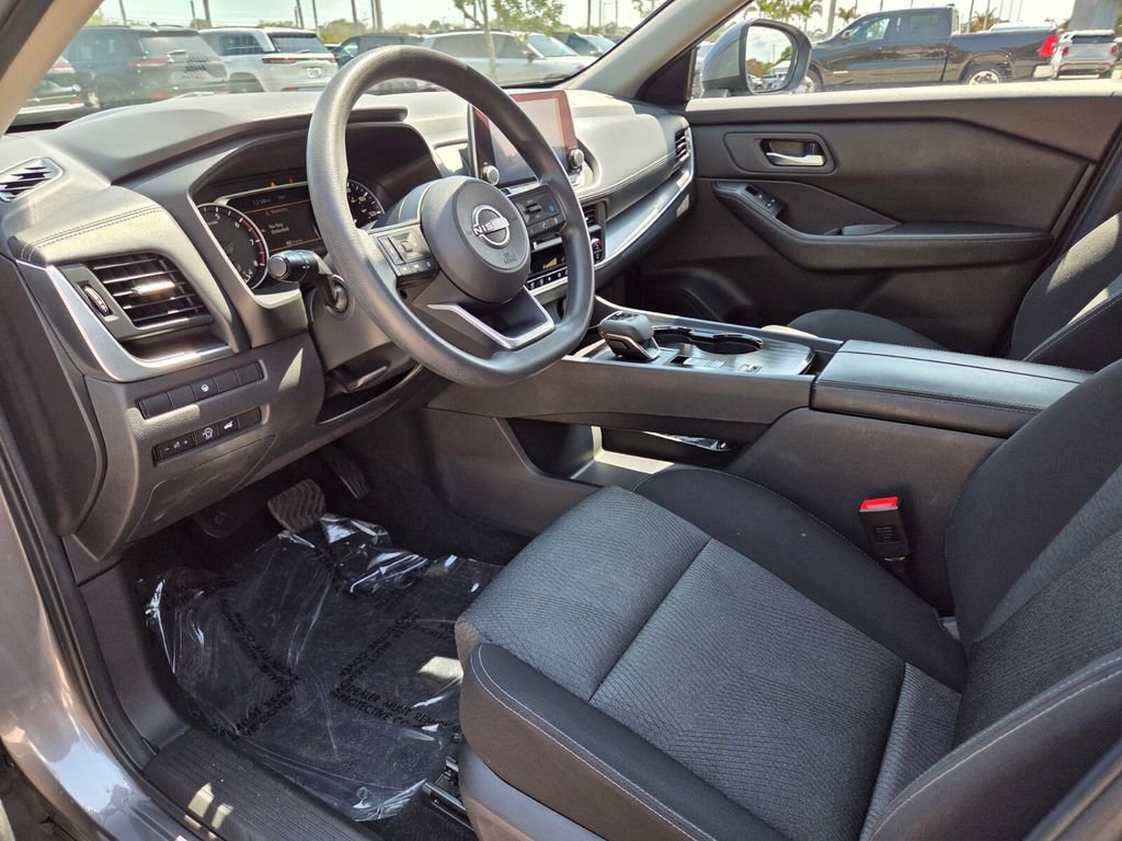 Used 2024 Nissan Rogue SV image 23