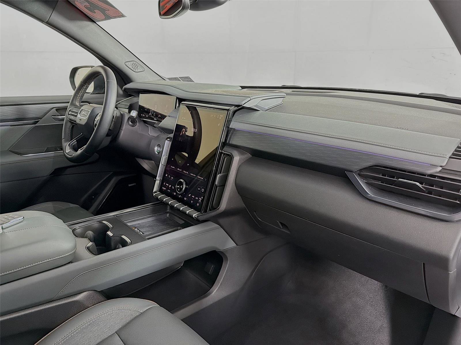 Used 2025 GMC Acadia AT4 AWD/4WD image 31
