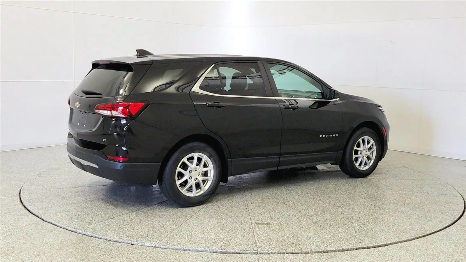 Used 2023 Chevrolet Equinox LT FWD image 7