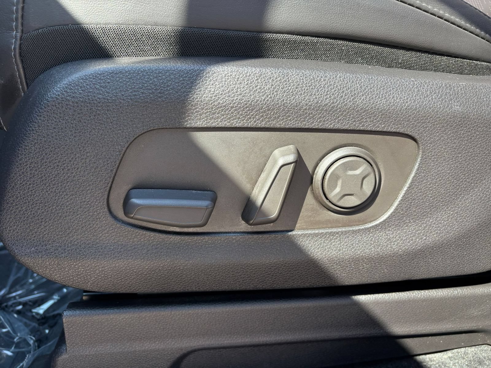 Used 2026 Kia Carnival FWD image 22