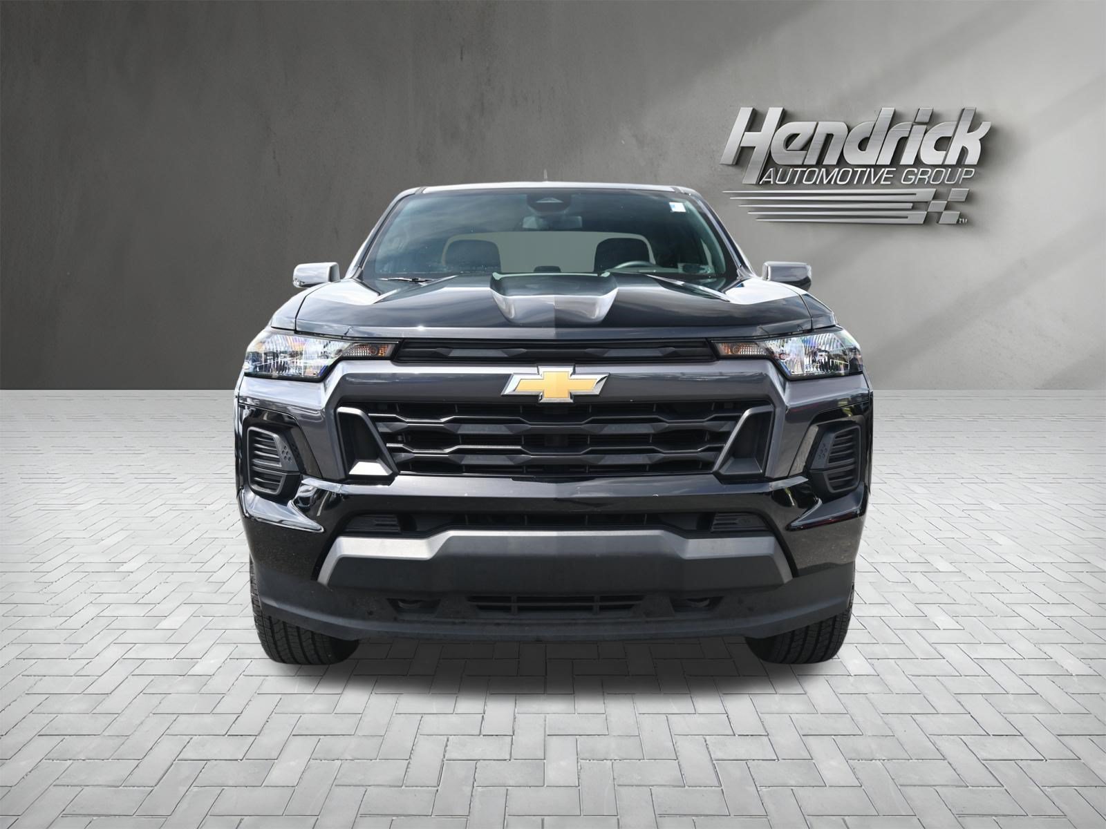 Used 2024 Chevrolet Colorado LT AWD/4WD image 3